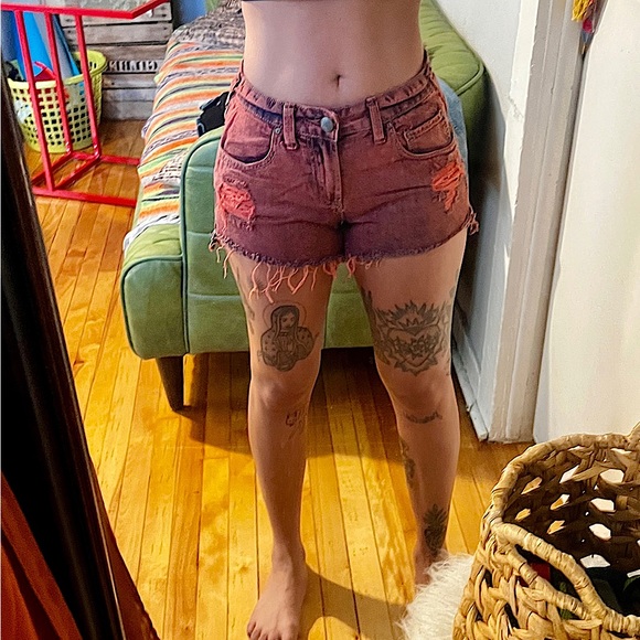 Free People Red Acid Wash Distressed Cut Off Shorts - Picture 4 of 6
